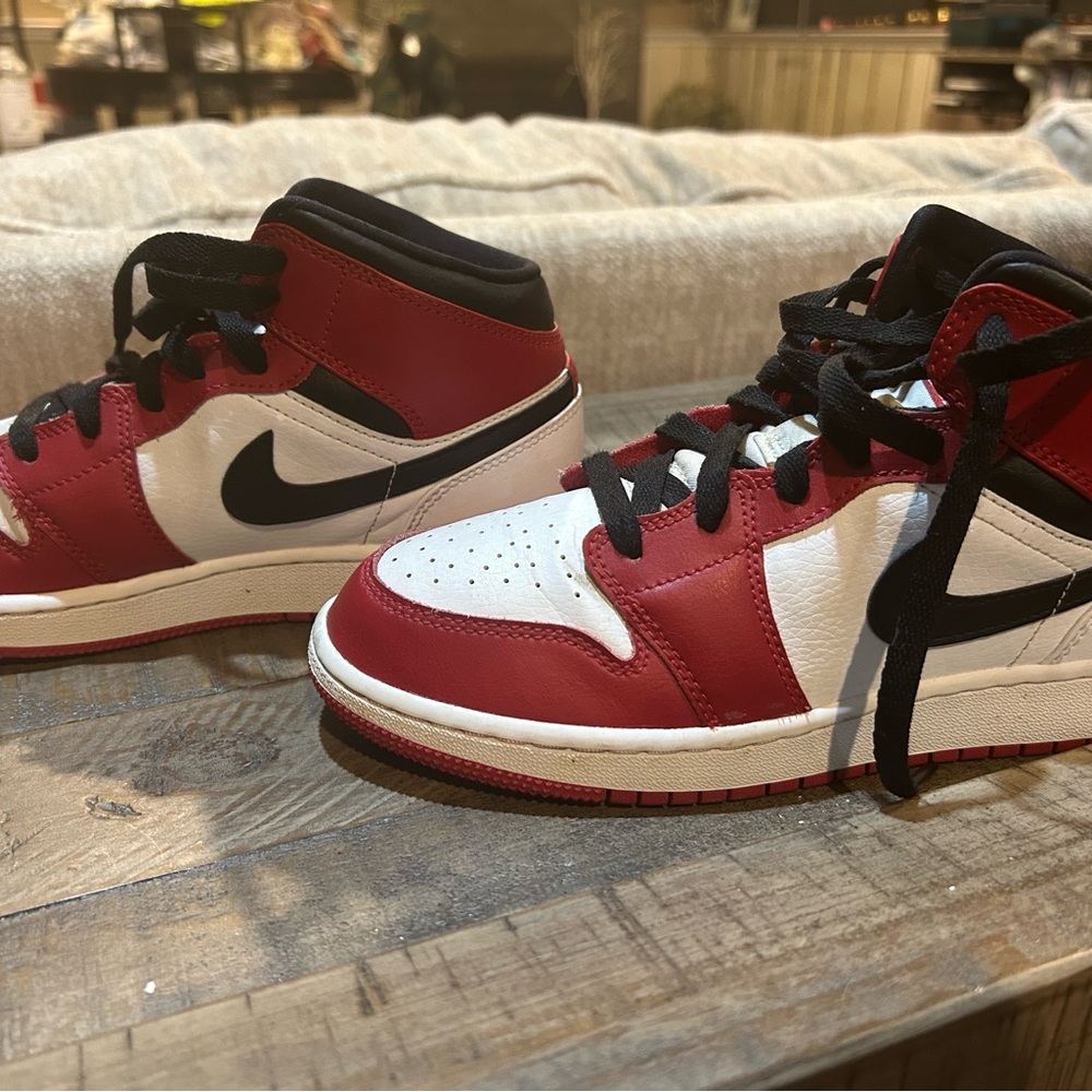 Nike Air Jordan 1 Red and White Sneakers Mid Chicago.  Size 5.5